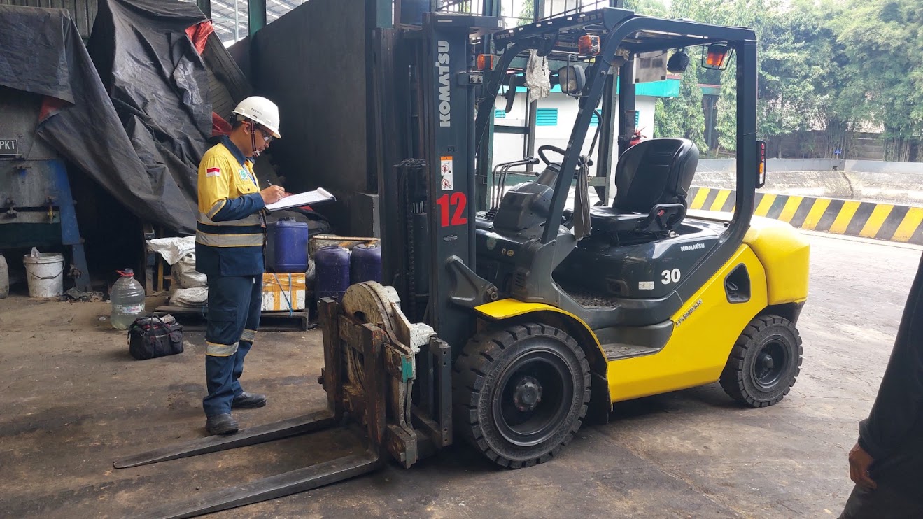 Riksa Uji Crane dan Forklift oleh Ahli K3 Bersertifikat